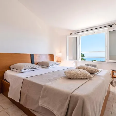 Prunete - Piscine - Vue * Cervione