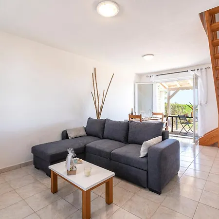 Prunete - Piscine - Vue Nyaraló