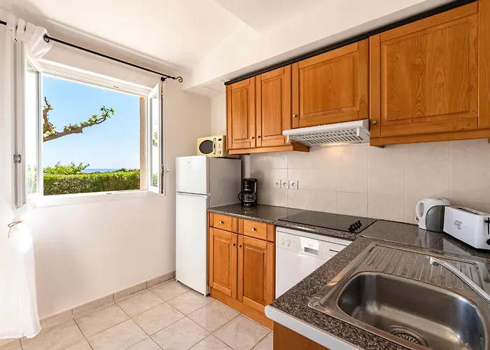 Prunete - Piscine - Vue * Cervione