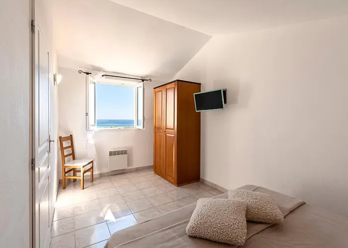 Prunete - Piscine - Vue * Cervione