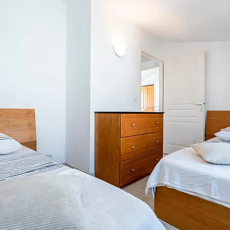 Prunete - Piscine - Vue